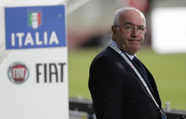 FIFA дисквалифицировала Карло Тавеккио, главу ИФФ, за расизм