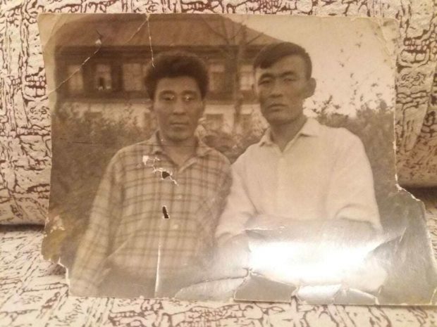 Семья нашла своего родственника на ранее неизвестном фото с Назарбаевым