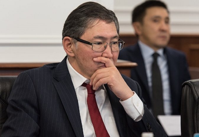 Отъезд Ерлана Сагадиева за границу обсуждают в сети