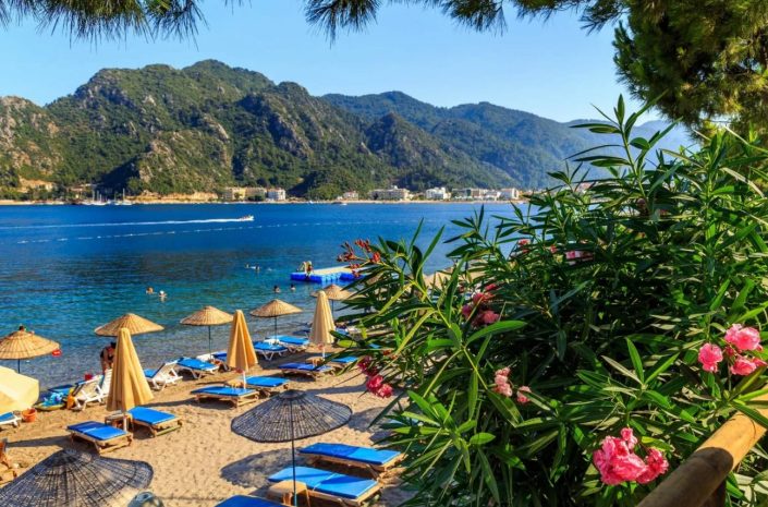 Оттока туристов после землетрясения не ожидают в Турции