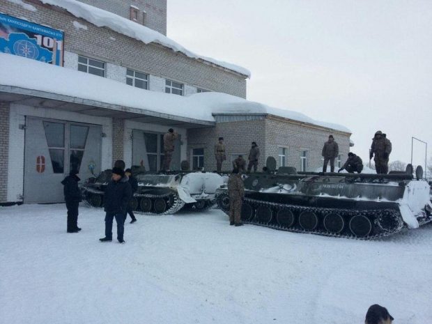 Военные подключились к ликвидации последствий метели в ВКО