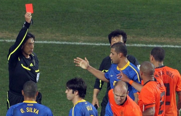 Главным арбитром матча - открытия ЧМ по футболу назначен японец