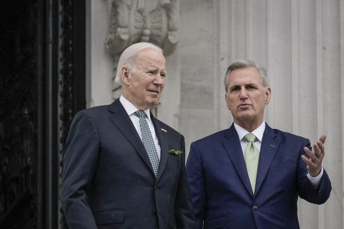 Белый дом и республиканцы договорились об увеличении потолка госдолга США