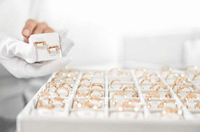 Об ответственности за продажу ювелирных изделий без пробы напомнили продавцам в РК
