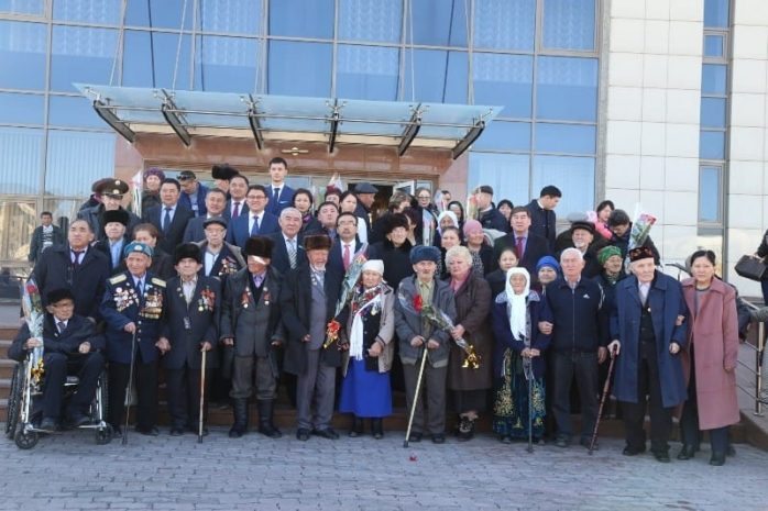 В Талдыкоргане ветеранам вручили ключи от квартир