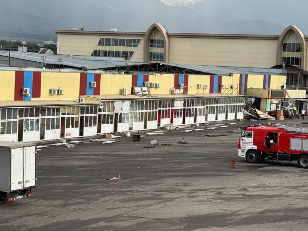 Торговые точки вместо парковок: незаконные строения сносят на «барахолке» в Алматы