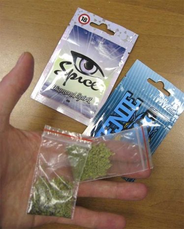 У алматинских вузов продаются курительные смеси с наркодобавками