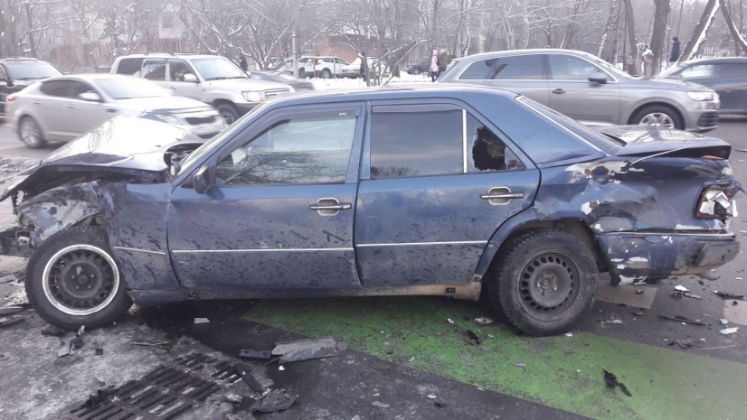 Угнанная машина спровоцировала аварию в Алматы