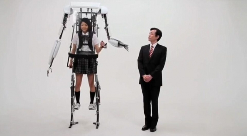 Японцы выпустили в продажу первый экзоскелет