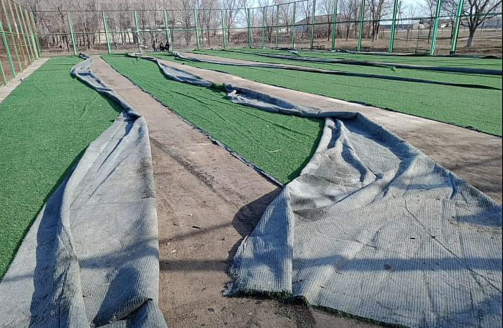 В плачевном состоянии находятся спортивные площадки в Уральске