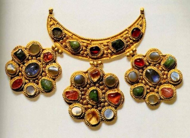 Потрясающая коллекция украшений Extremely Piaget