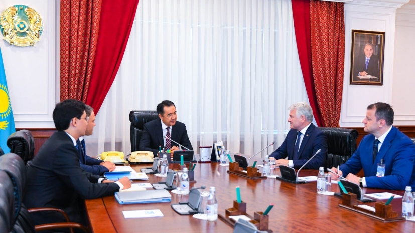 Бакытжан Сагинтаев встретился с послом Беларуси в Казахстане Анатолием Ничкасовым