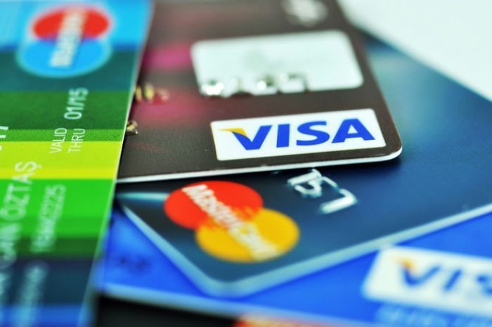Россия намерена отказаться от Visa и MasterСard