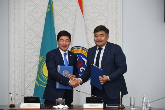 Байбек и Калетаев подписали совместную Дорожную карту