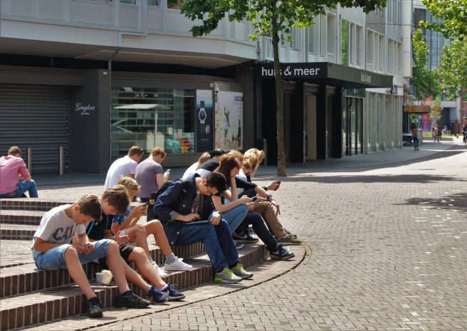 Ввод запрета на соцсети подросткам до 16 лет рассматривают в Евросоюзе