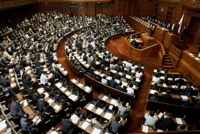 Премьер-министр Японии решил уйти в отставку