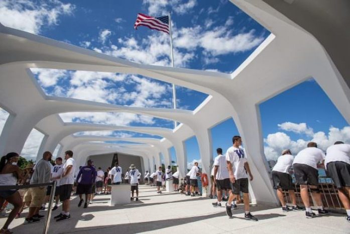 Премьер Японии посетит Перл-Харбор