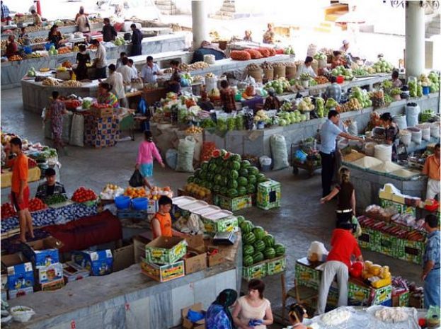 В Алматы снесено 16 незаконных рынков