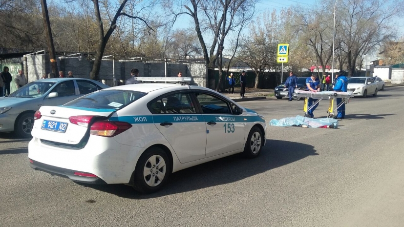 На пешеходном переходе в Алматы погибла женщина. ФОТО