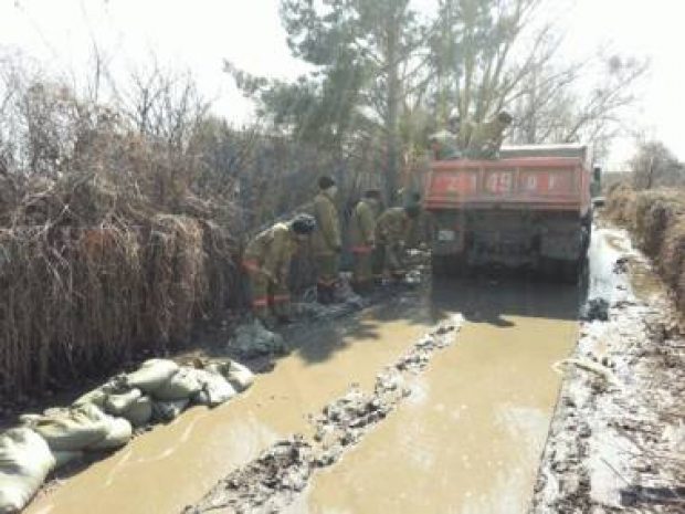 В Астане построят временную дамбу для защиты от паводка