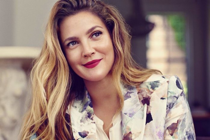 За работу во время забастовки наказана актриса Дрю Бэрримор