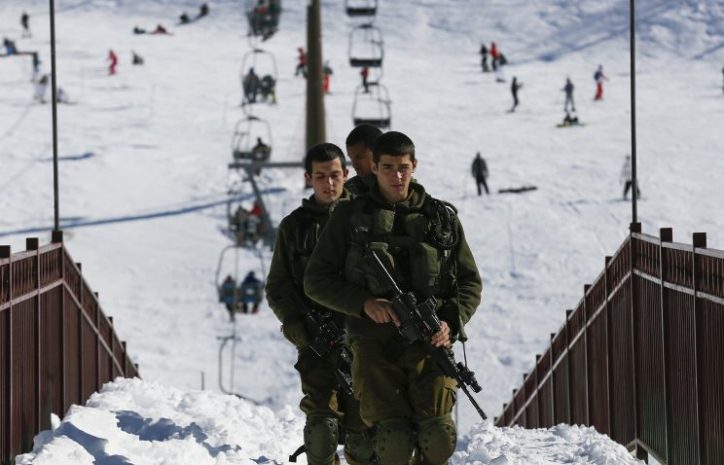 Израиль эвакуирует туристов с горы Хермон на Голанах