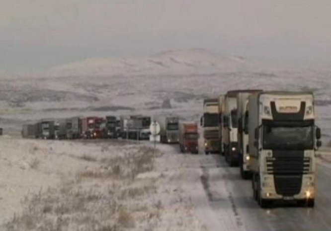 Трасса Астана - Алматы превратилась в каток