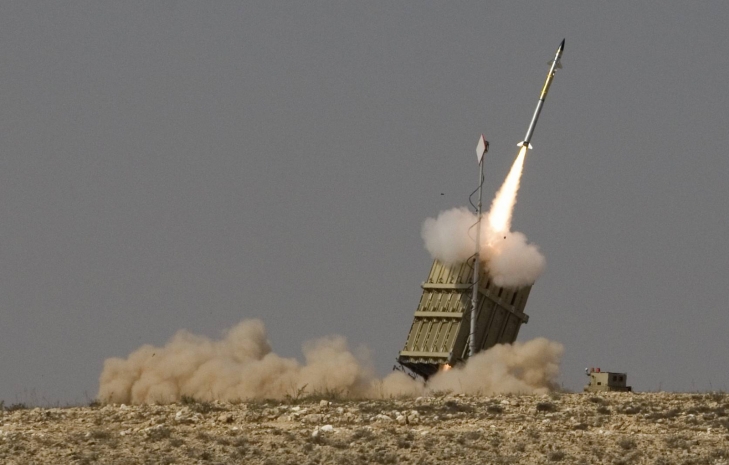 Десятки ракет, запущенных из сектора Газа, перехватили в Израиле