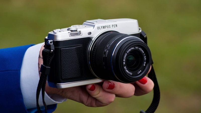 Olympus везет в Казахстан флагманскую камеру PEN Е-Р5