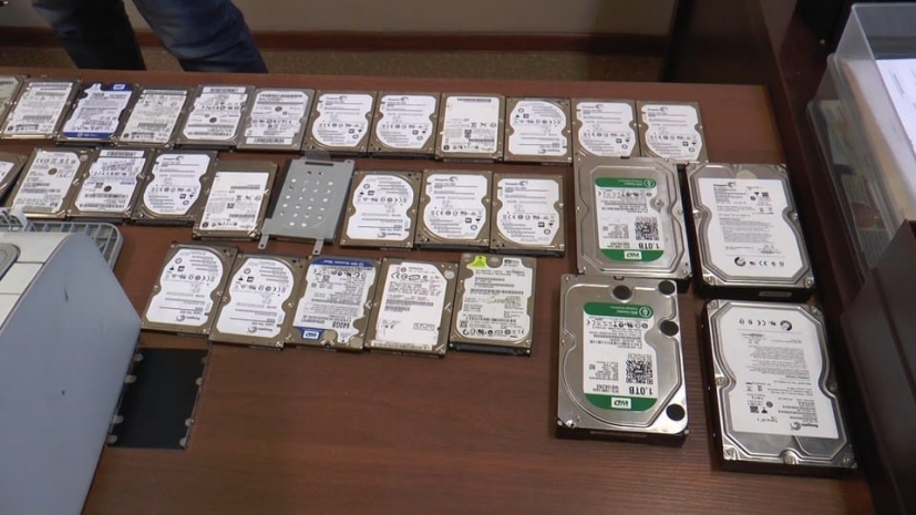 Мужчина воровал жесткие диски с камер наружного наблюдения в Алматы