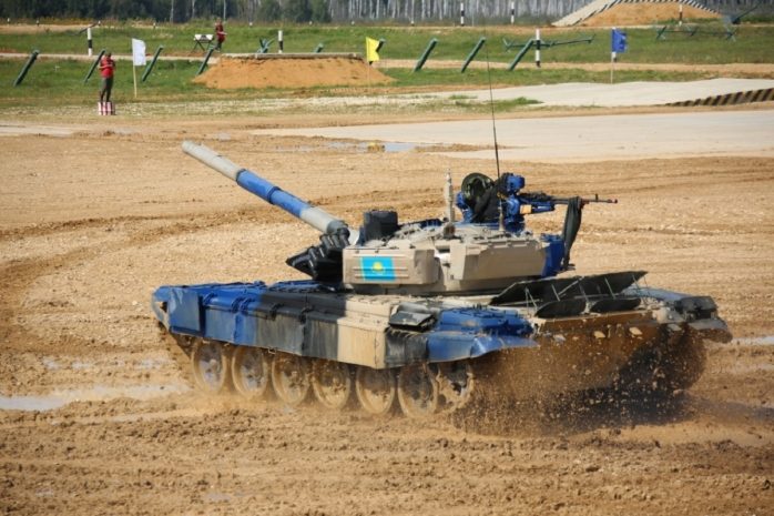 Казахстанские экипажи вышли в полуфинал танкового биатлона