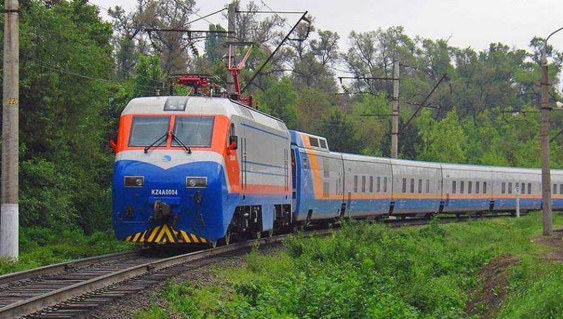 Поезд Атырау-Астана простоял 10 часов из-за поломки