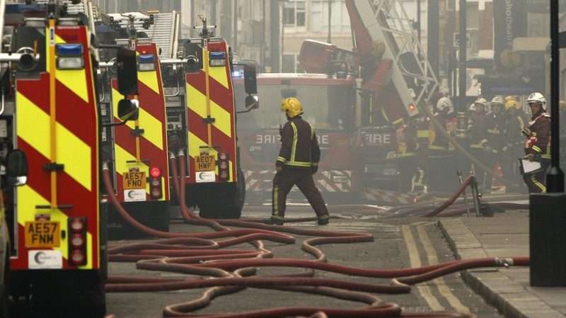 На крупном рынке Лондона тушат пожар