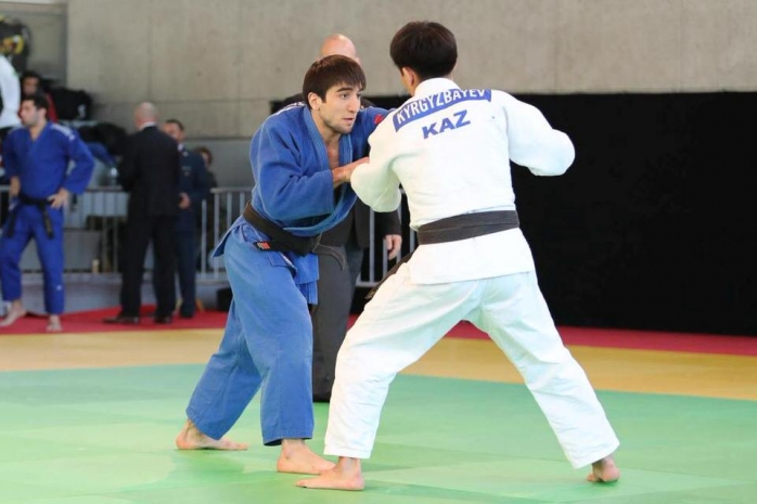 В Актобе предприниматель подарил городу Дворец единоборств