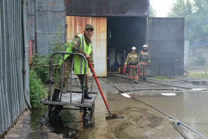 В Алматы горели склады. ФотоЭксклюзив