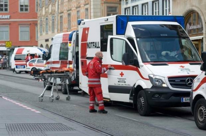 В Австрии неизвестный открыл огонь по толпе