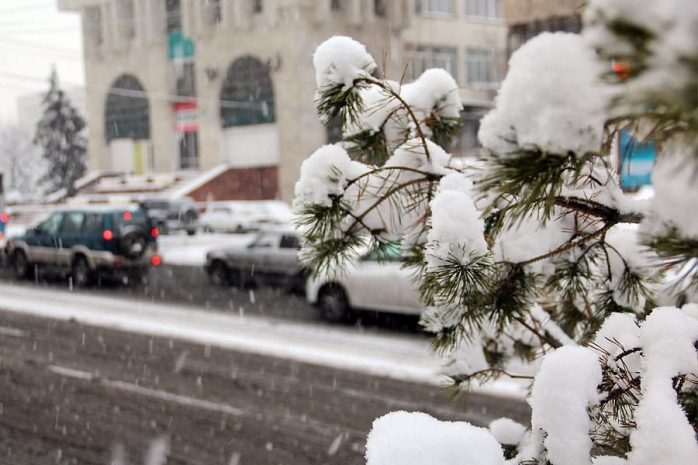 Неубранный снег пополнил бюджет Алматы на полмиллиона тенге