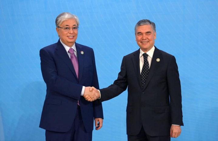 Токаев поздравил президента Туркменистана с 30-летием независимости страны