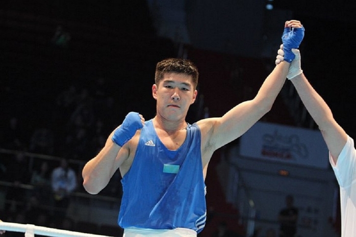 Нурдаулетов одержал первую победу на чемпионате мира по боксу
