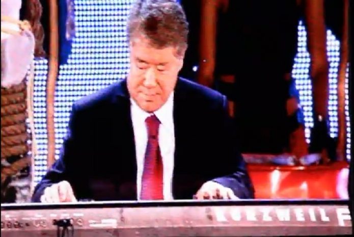 «Время сказать »прощай" исполнил аким Алматы на фестивале. Видео