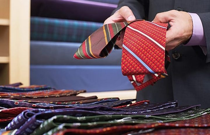 Россия ограничивает закупки ткани и обуви