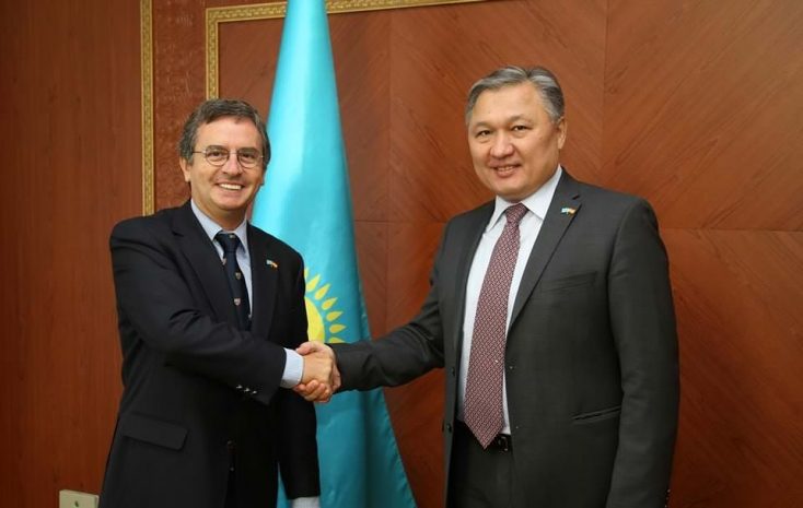 Аким Карагандинской области встретился с послом Испании