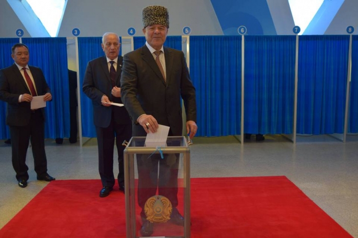 В Астане члены АНК голосуют за кандидатов, выдвинутых Советом Ассамблеи