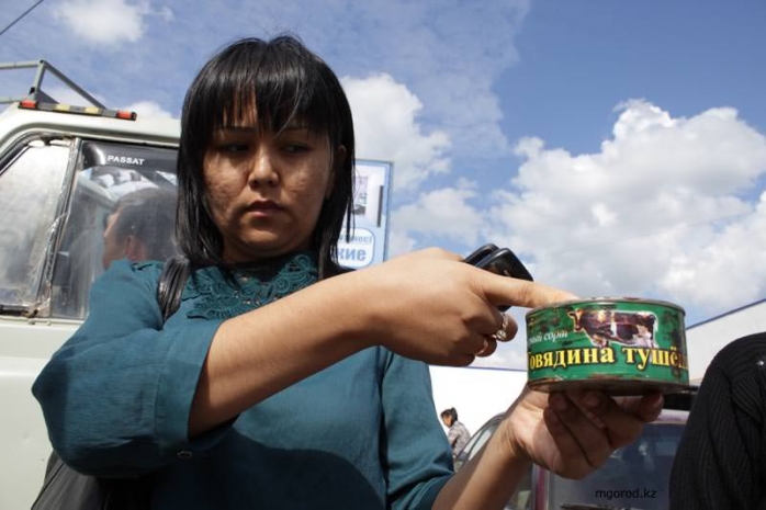 В Уральске продавали поддельную тушенку