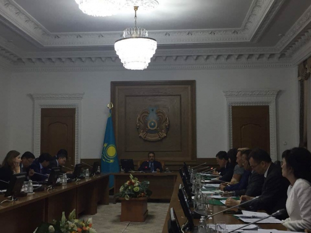 О дисбалансе на валютном рынке рассказал глава Нацбанка премьер-министру РК