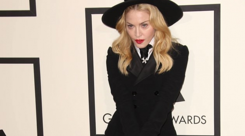 Одежда Мадонны и очки Джона Леннона ушли с аукциона