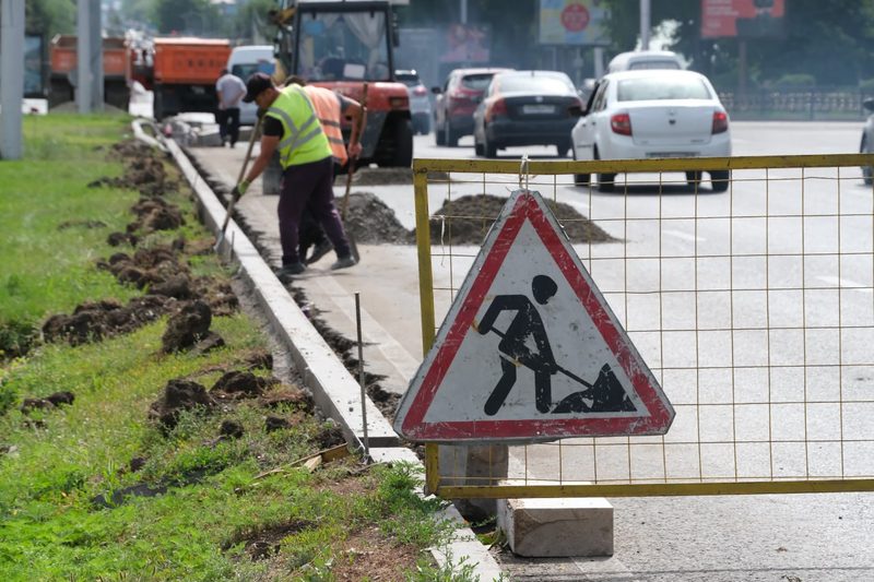 Движение по улице Строительная ограничат в Алматы