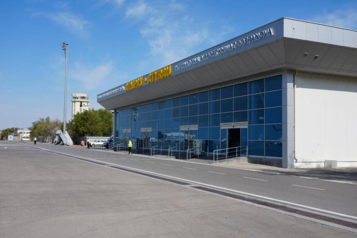 Эвакуацию всех пассажиров провели в аэропорту Атырау