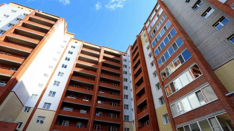 Девятиклассница выпала из окна в Аксу