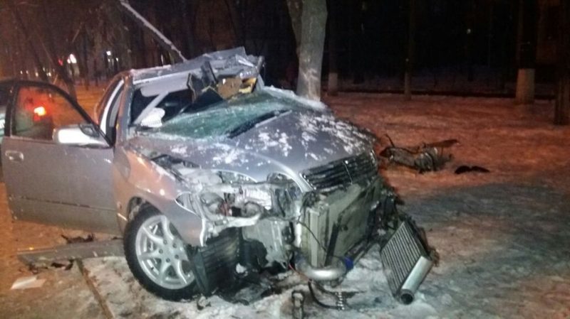 В Алматы у «Лексуса» заклинило педаль газа. ФОТО